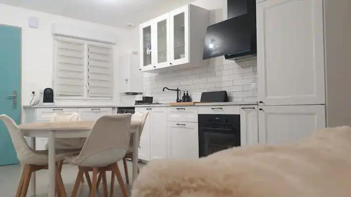Chambre Calme Dans Une Maison Neuve Avec Jardin Billere Exterior foto